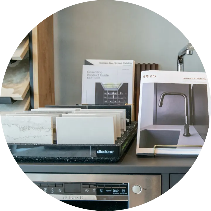 COSENTINOの天板、BRIZOの水栓の写真