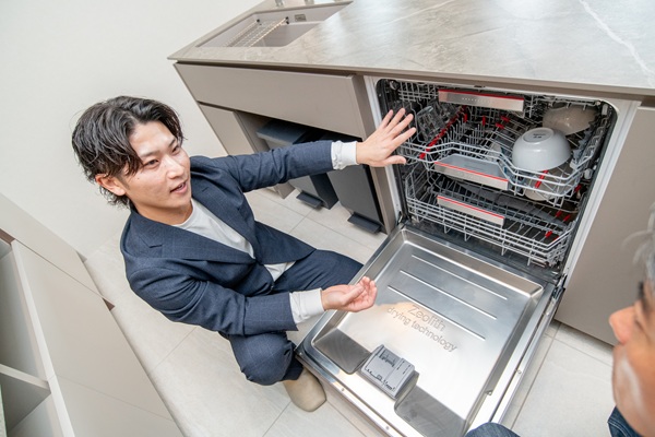 食洗機は大容量なら正解?家族構成と使い方から選ぶポイント-スタッフ